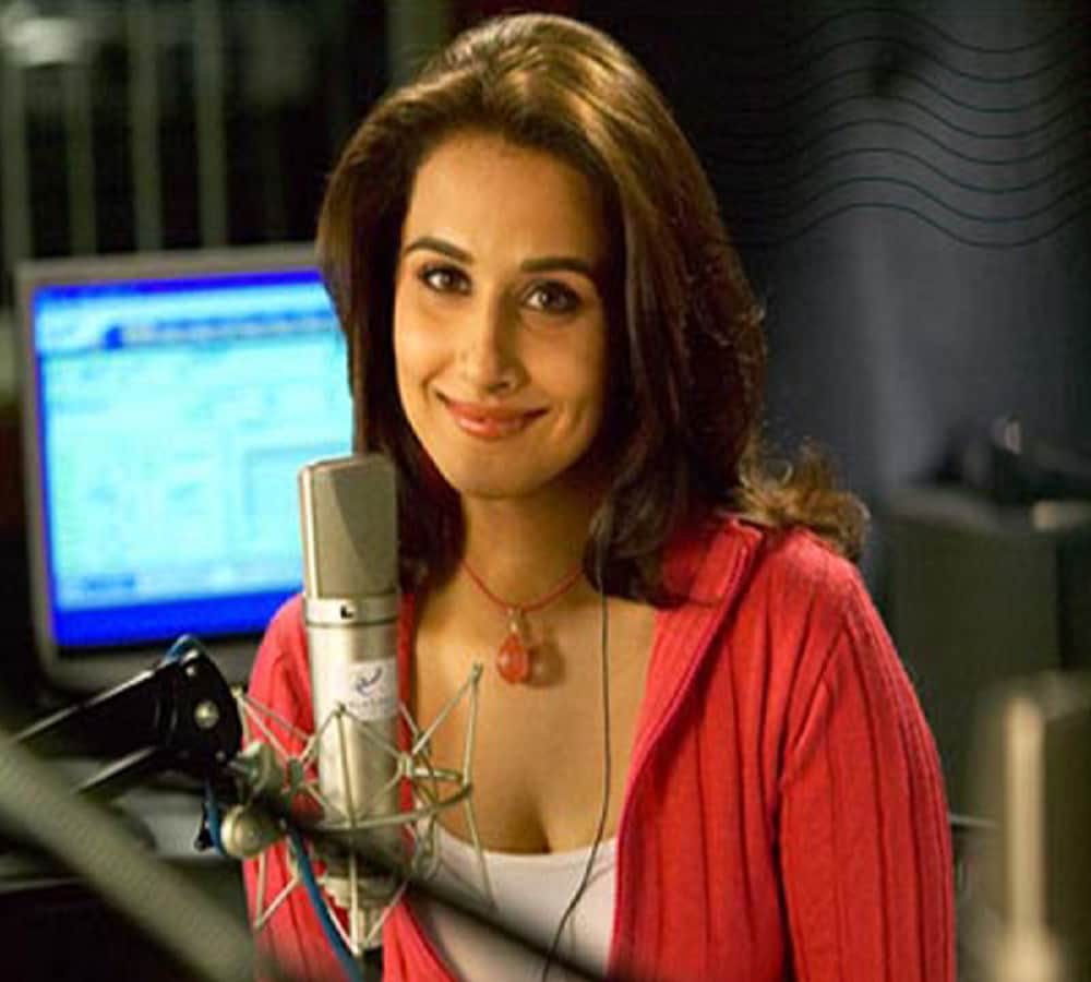 actress anushka sharma was seen in lage raho munnabhai in 2006