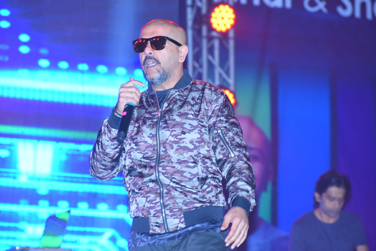 indian idol 11 vishal dadlani reply on man forcibly kissing Neha Kakkar on Indian Idol