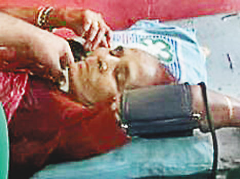  agriculture ministry official  mother throat by Knife  