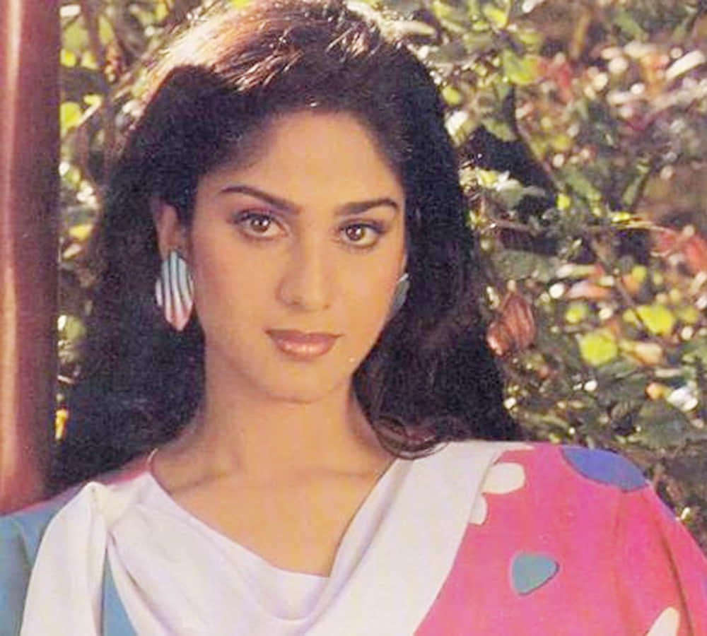 film actress meenakshi seshadri photo viral on social media