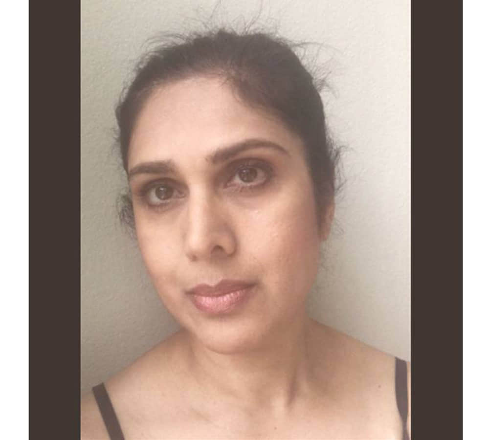 film actress meenakshi seshadri photo viral on social media