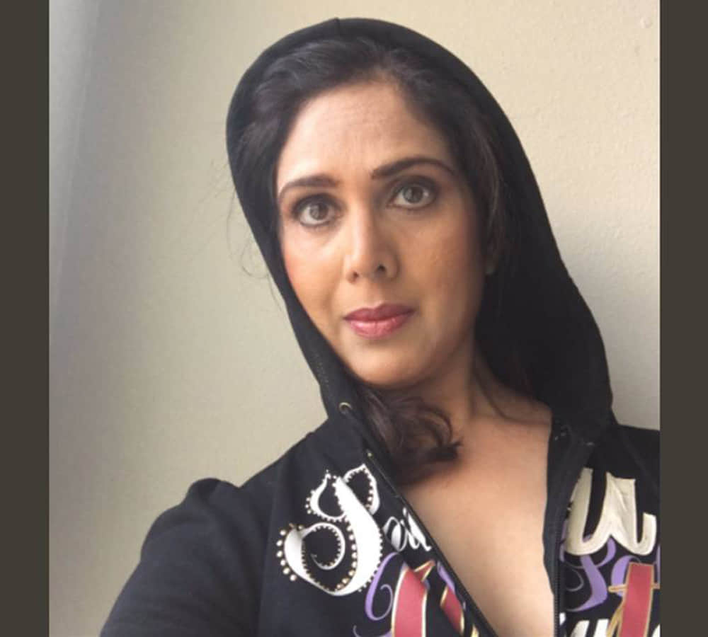 film actress meenakshi seshadri photo viral on social media