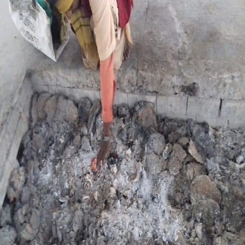 In cremation grounds, tantric actions are being done on worries, see photos