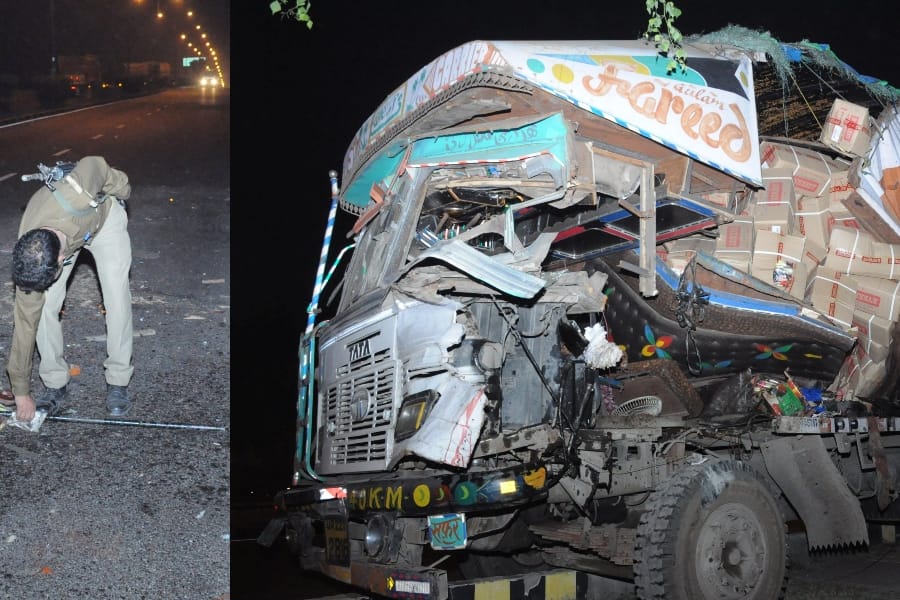 pics of accident on shaheed path in Lucknow.
