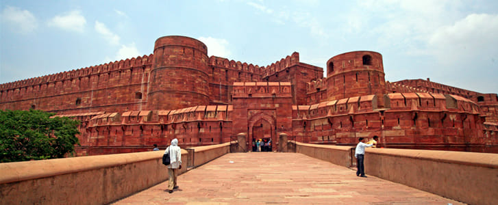 light and sound show in agra fort will cost more for tourist