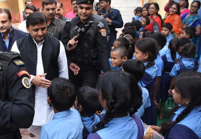 akhilesh yadav on death anniversary of sardar patel.