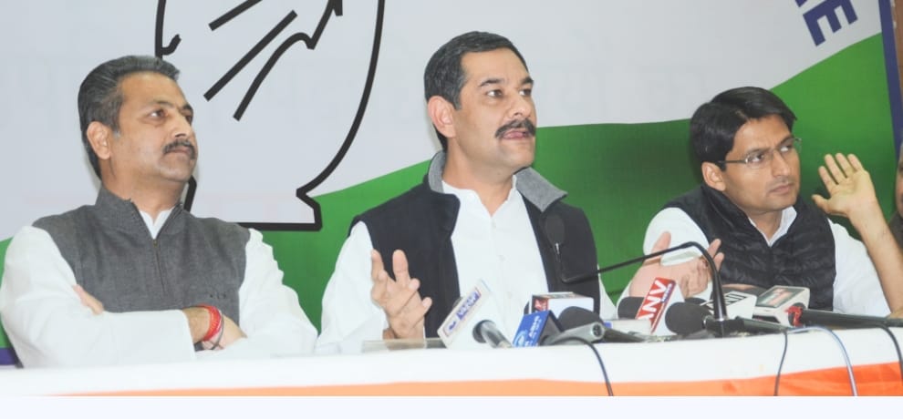 congress star campaigner criticize narendra modi govt