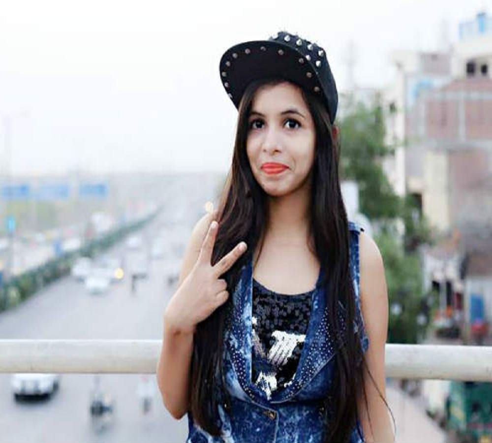 first wild card entry Dhinchak Pooja has been eliminated from Bigg Boss 11 