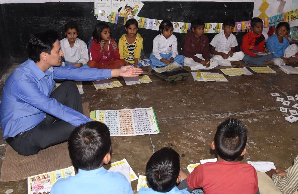 IAS deepak rawat teach students in haridwar school