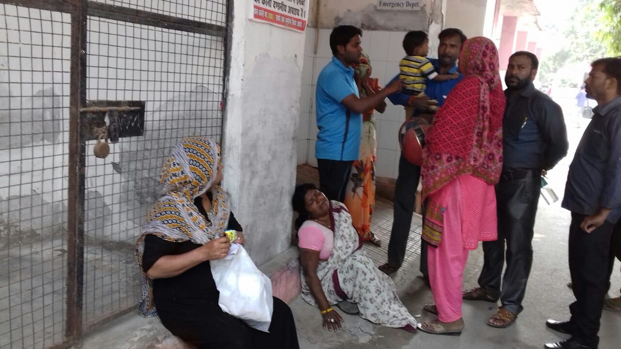 auto driver in agra died after beaten by police