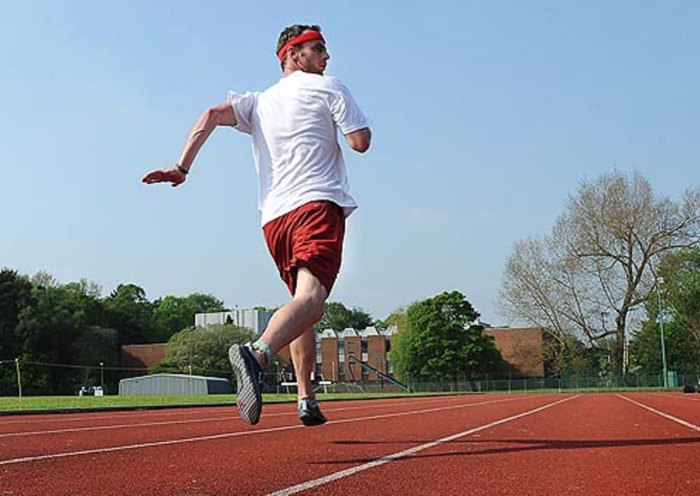 Backward running is more beneficial to loose weight and keep you fit