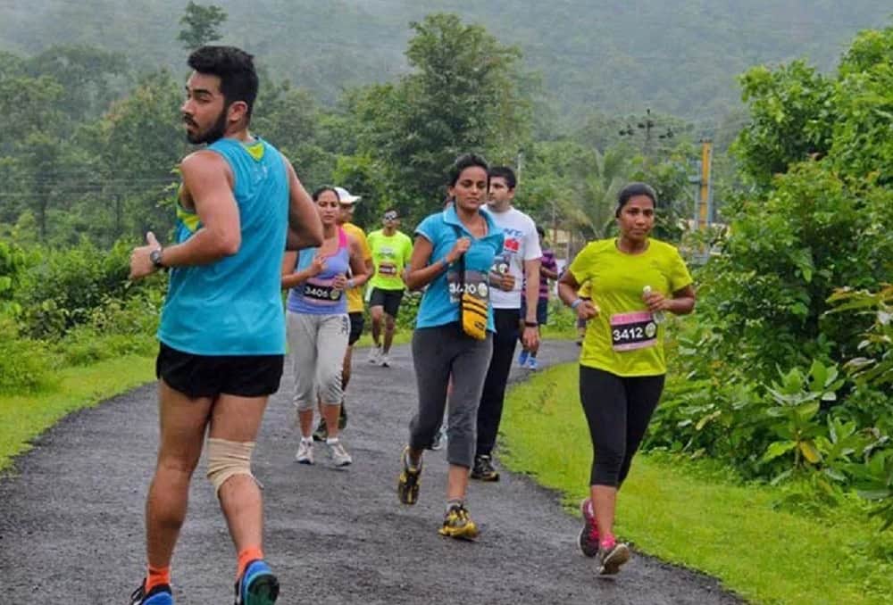 Follow these amazing tips to get rid of joint pain in this winter season 