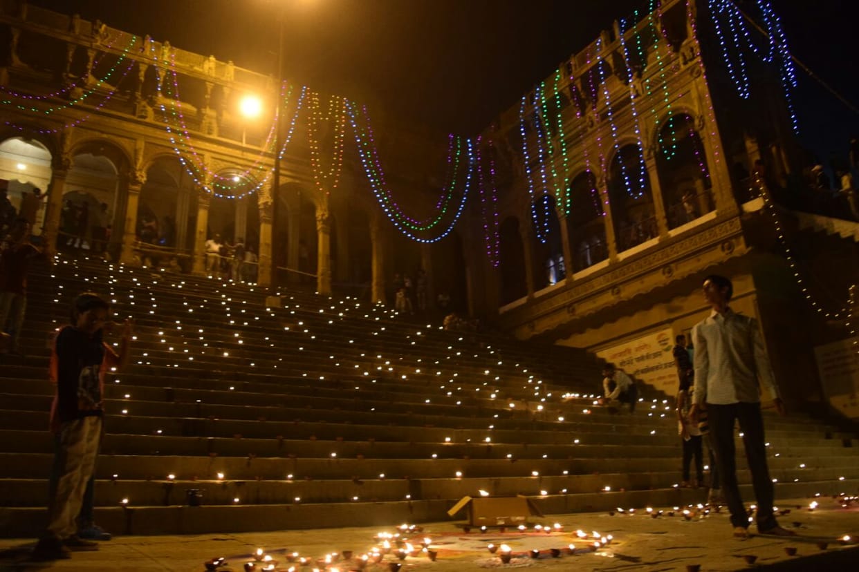 Jaga Vishnu, Jagmag Hua Ganga coast