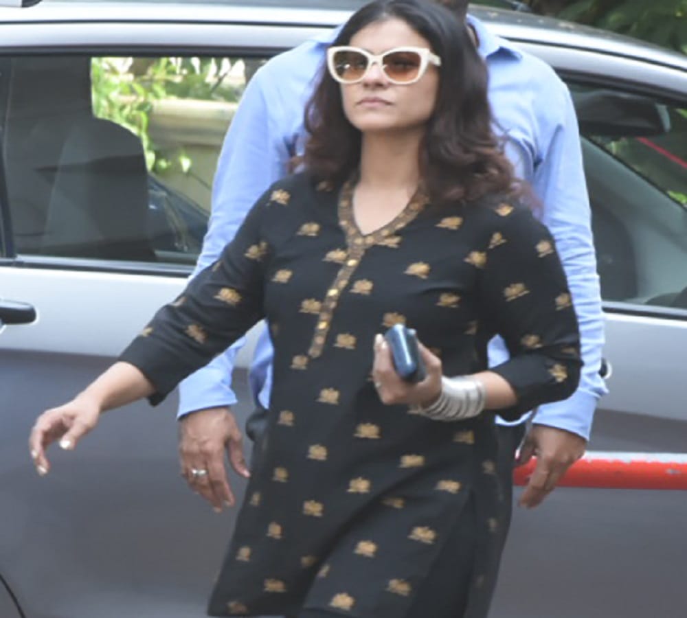 rani mukherji attends Prayer Meet For Beloved Grandfather with adira 