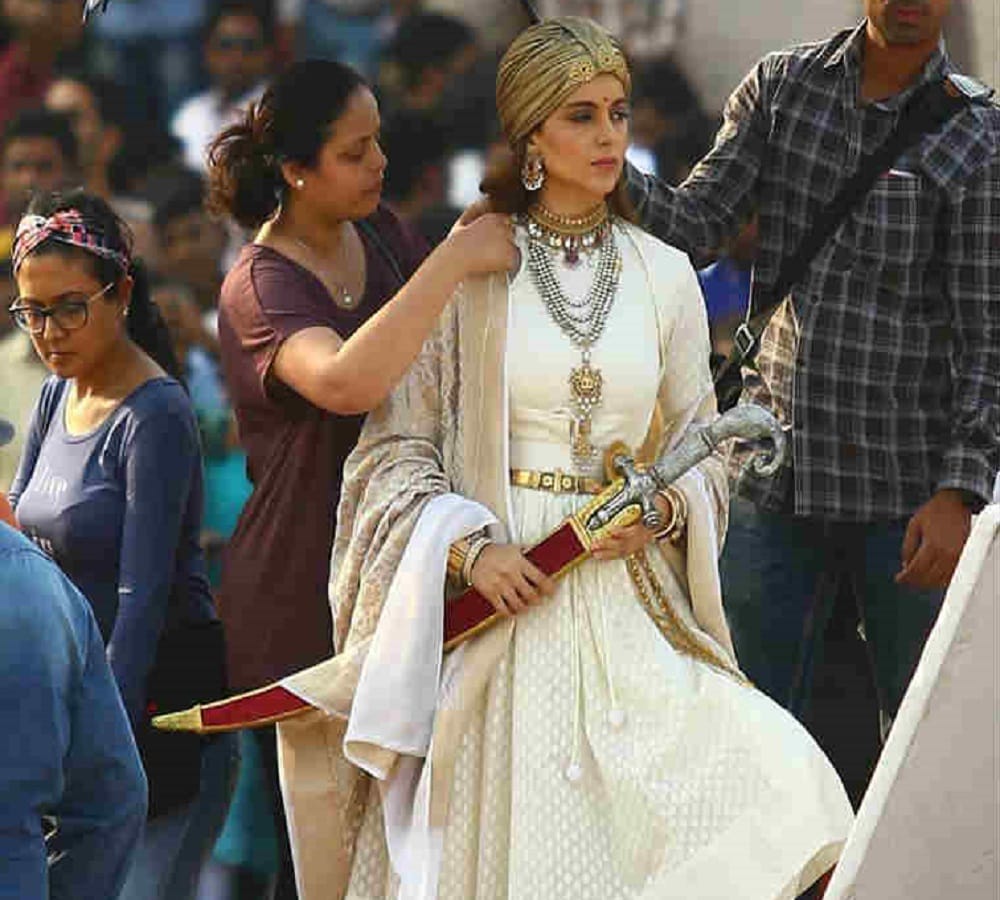 Ankita Lokhande At Ajmer Sharif dargah For The success Of Manikarnika
