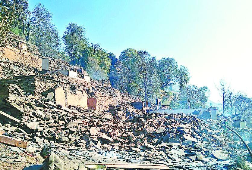 अग्निकांड : दिसंबर में परीक्षा, न किताबें बचीं न बस्ते
