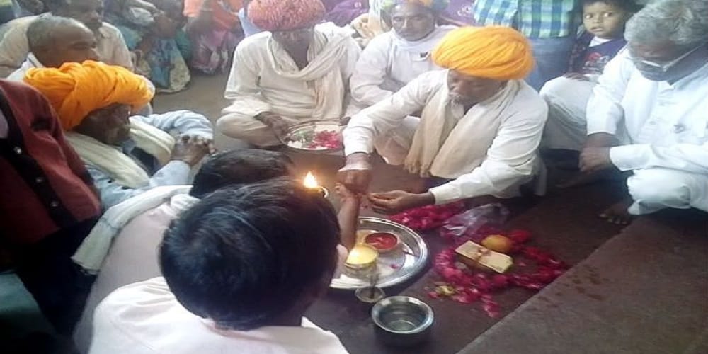 Superstitious: Taking the soul along with the tantra-mantra, the family reached the hospital