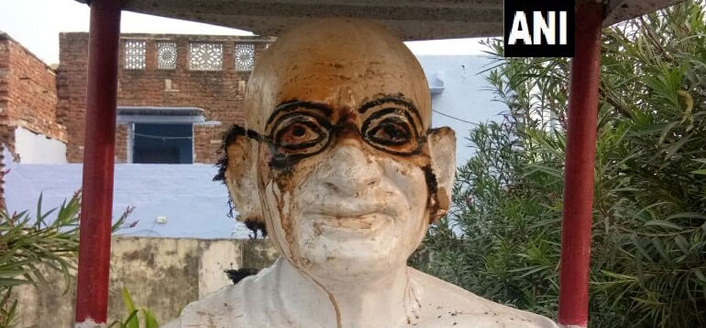 in madhya pradesh Unidentified people set fire to Mahatma Gandhis statue