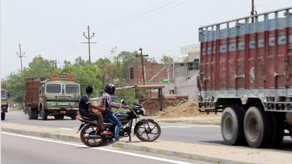 This highway has become the death of the highway, many deaths will be found here Shortcuts