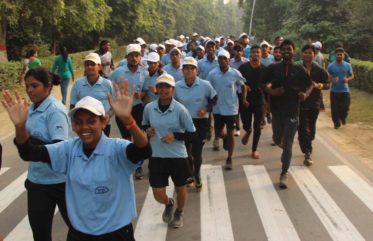 100 मीटर दौड में रविंद्र प्रथम स्थान पर