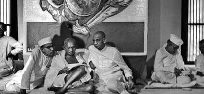 know about the policy of sardar Vallabhbhai Patel on kashmir issue