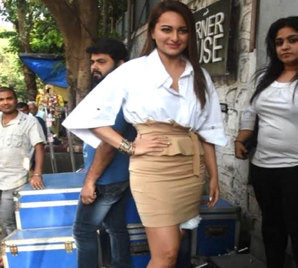 Watch Behind The Scene Video Of Sidharth Malhotra And Sonakshi Sinha Sttarer Film Ittefaq