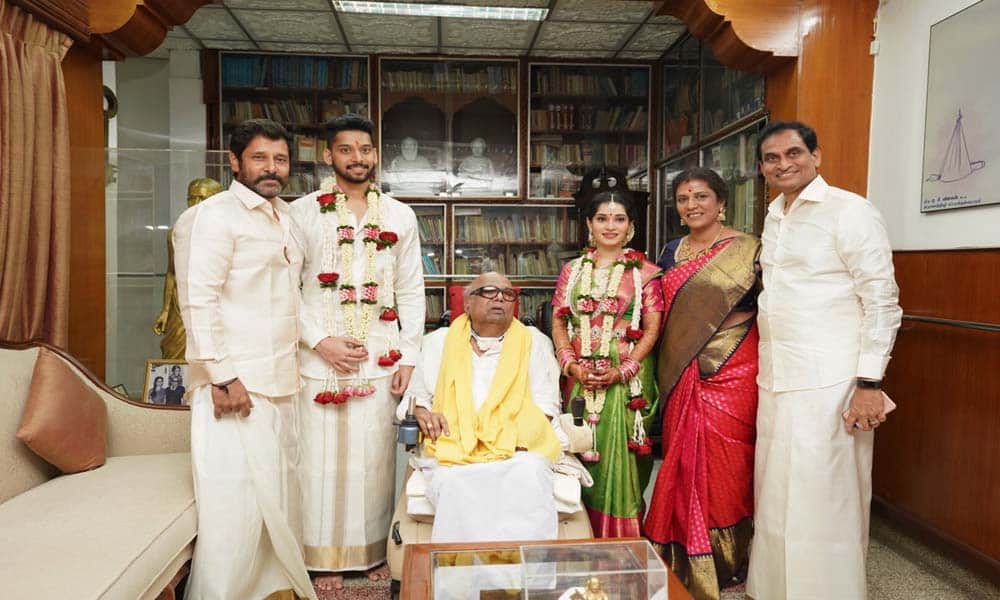 tollywood actor vikram daughter akshita ties the knot with Karunanidhi great grandson manu Ranjith 