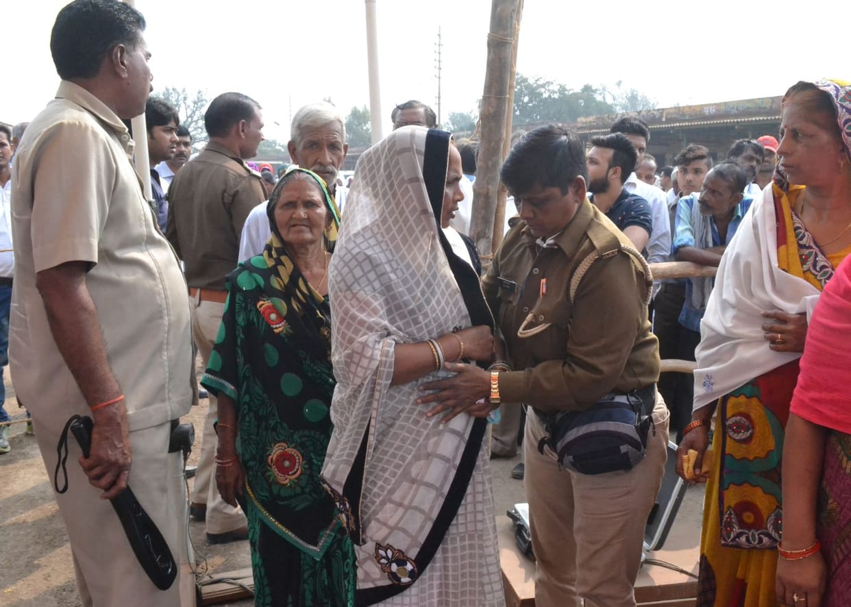 अध्यक्ष पद के लिए तीन पर्चे दाखिल