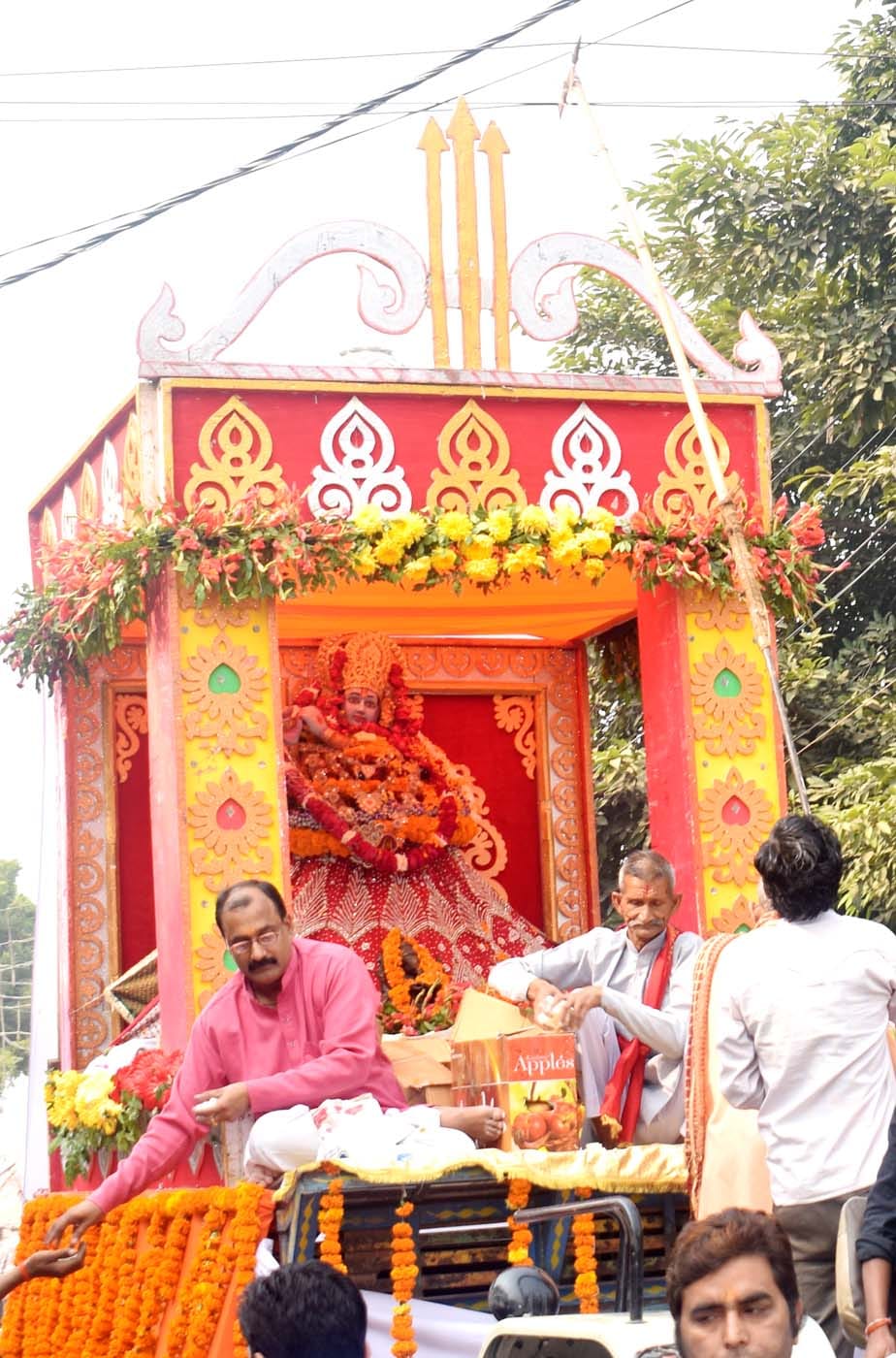शोभायात्रा में गूंजे खाटू नरेश श्याम प्रभु के जयकारे