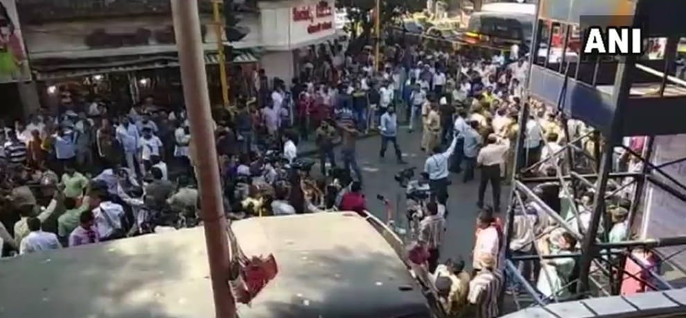 Maharashtra MNS create ruckus in hawkers protest Congress 