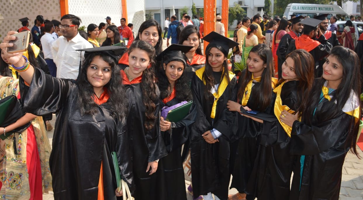 जीएलए विश्वविद्यालय में दीक्षांत समारोह में मिली डिग्री