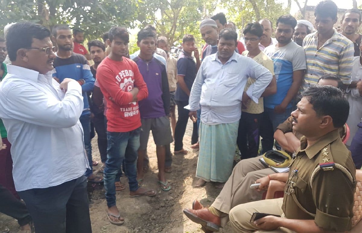 शिक्षक के व्यवहार के कायल थे लोग