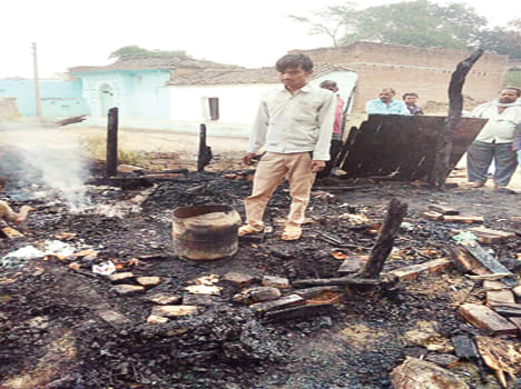 Dangerous fire, gas cylinder torn in the shop