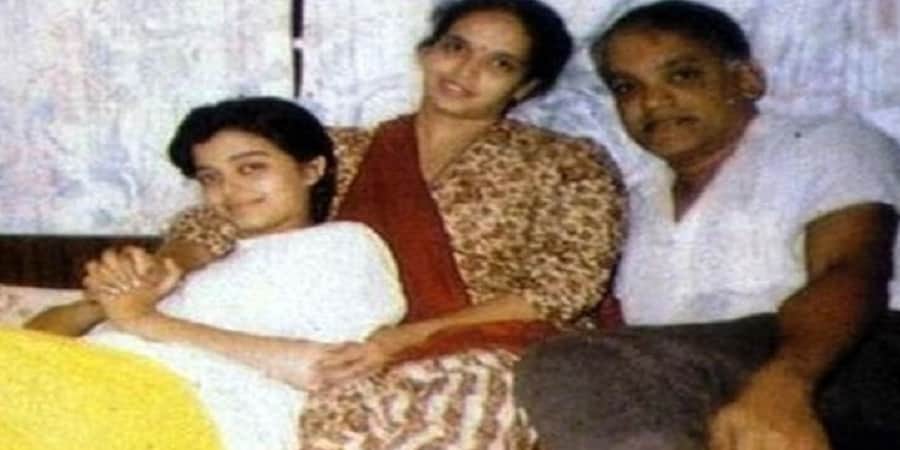 see the unseen childhood pics of Bollywood actress Aishwarya Rai Bachchan on her birthday 