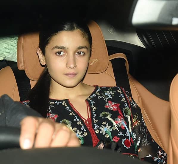 Aditya Roy Kapur, Alia Bhatt, Katrina Kaif and Arjun Kapoor are enjoying  late night party 