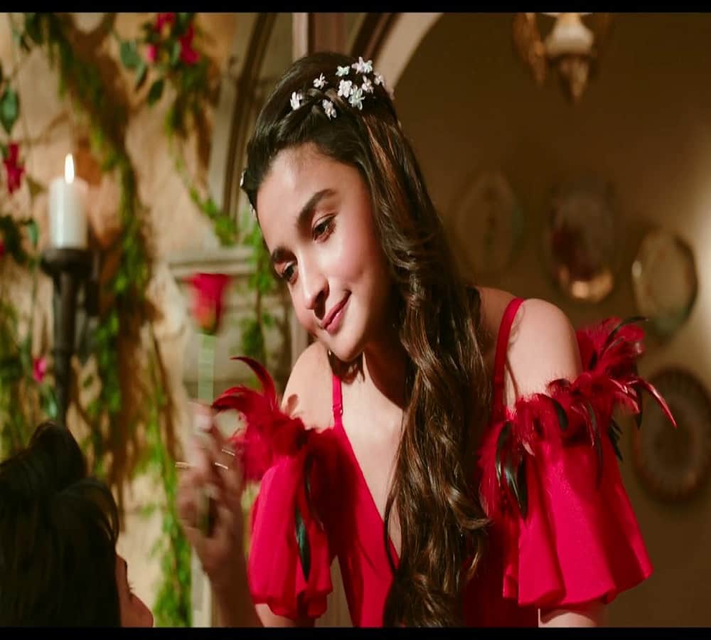  actor varun dhwan refuses to kiss actress aalia bhatt in an ad 