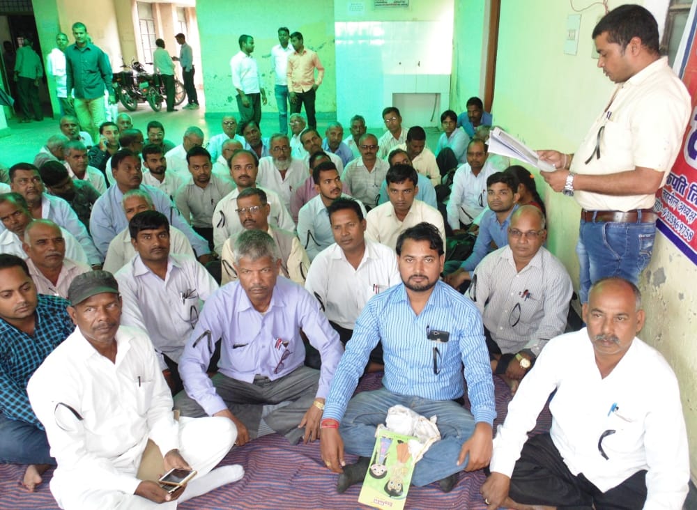 lekhpals staged dharna 