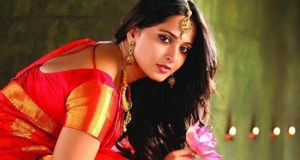 Anushka Shetty sign her next movie with Director Gautham Menon 