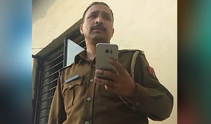 police station incharge accused of taking bribe, video viral on social media