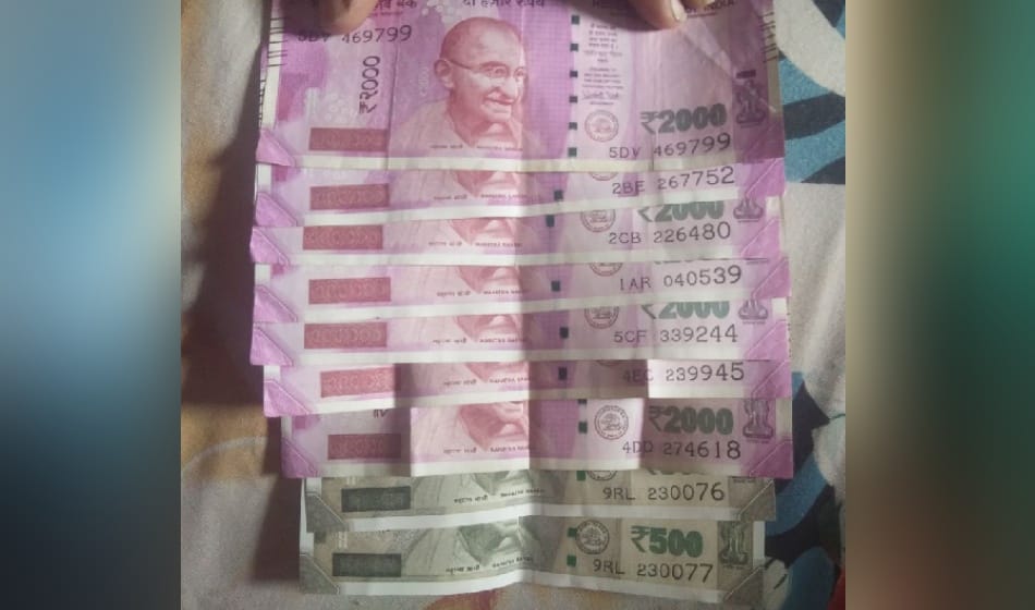 acb trapped village secretary asking for 12 thousand rs bribe in dholpur 