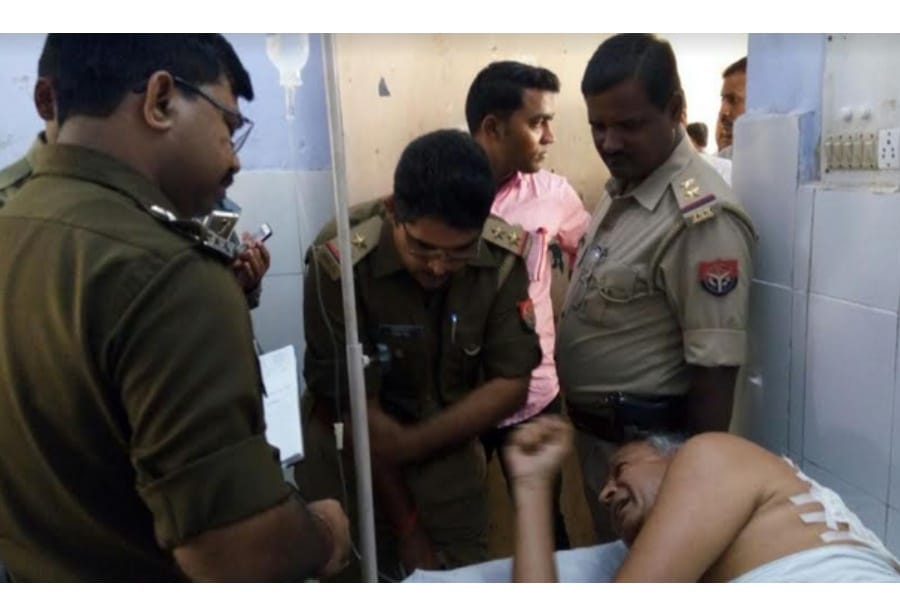 goons shoot a lawyer in amethi.
