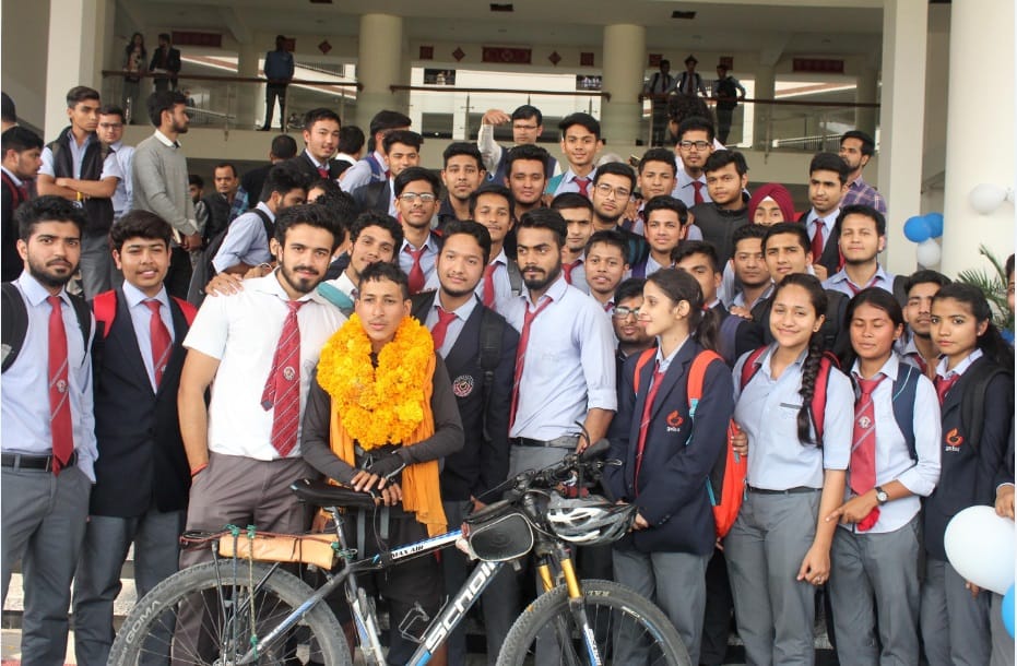 graphic era university student pardeep make world record in cycling