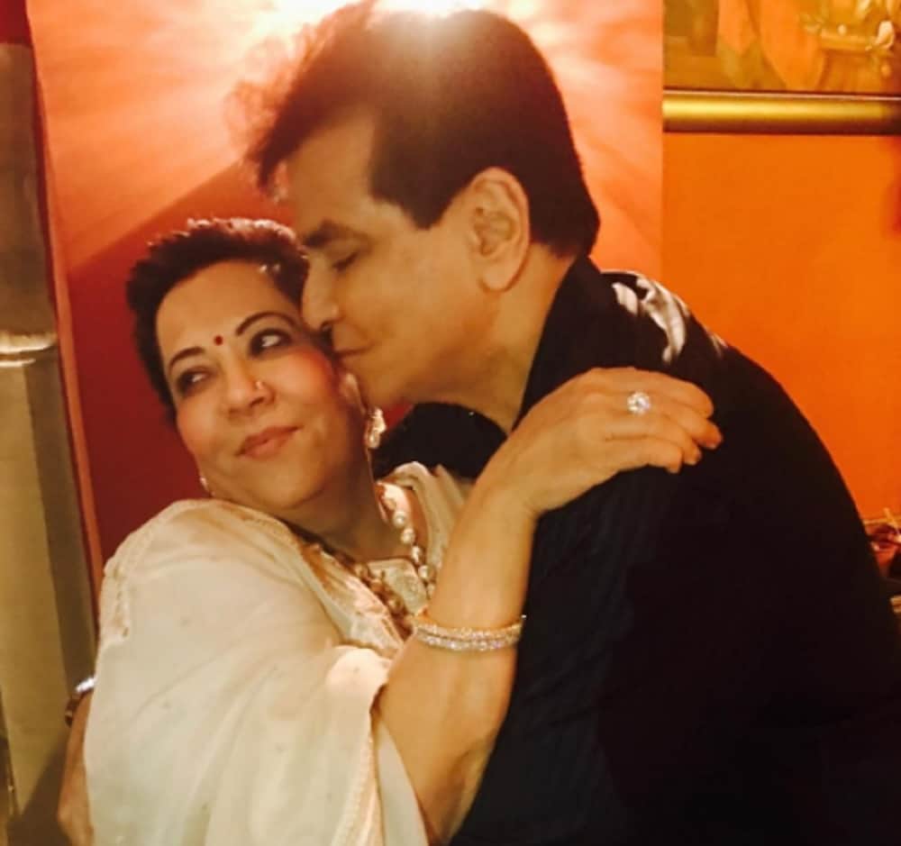 ekta kapoor wishes father jeetendra and mother shobha to happy anniversary 