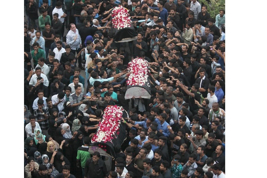 March in memory of martyres of karbala in Lucknow.
