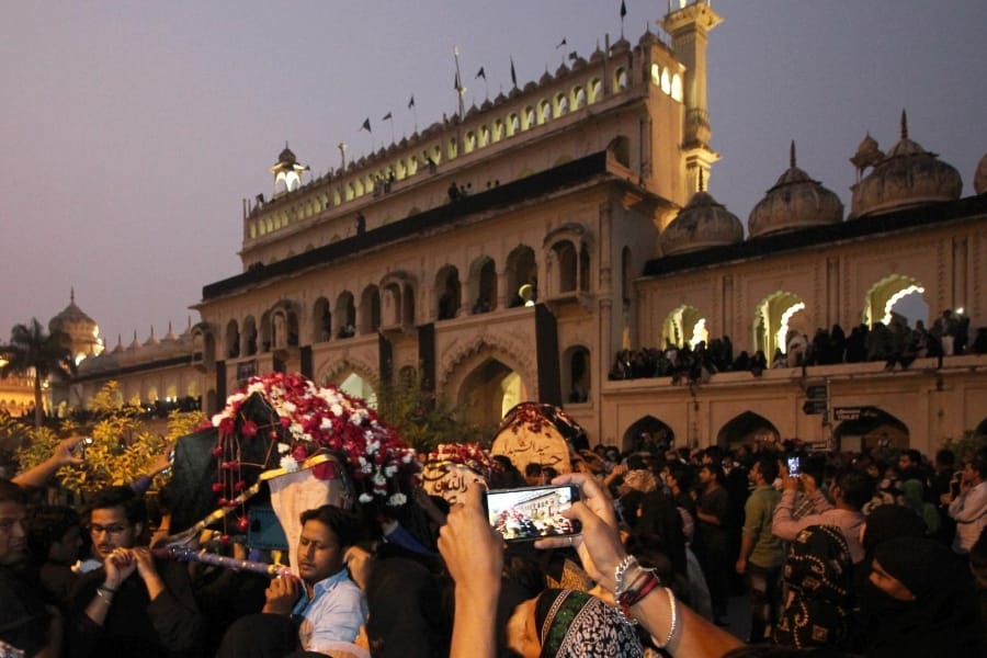 March in memory of martyres of karbala in Lucknow.