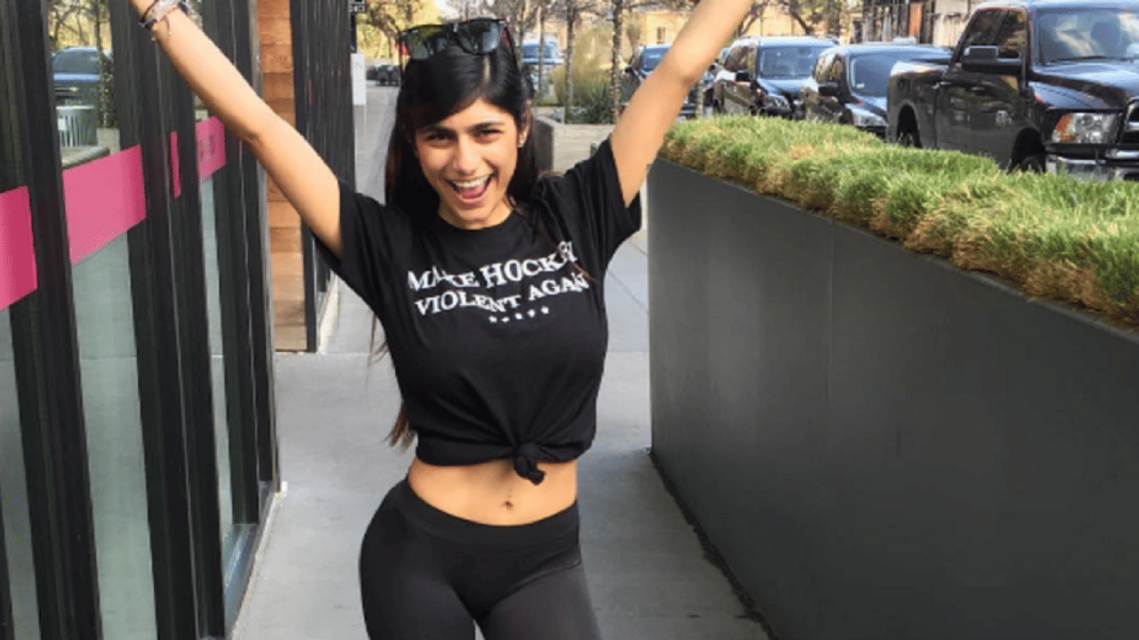 Porn Star Mia Khalifa Old Tweet viral Before Bigg Boss 13