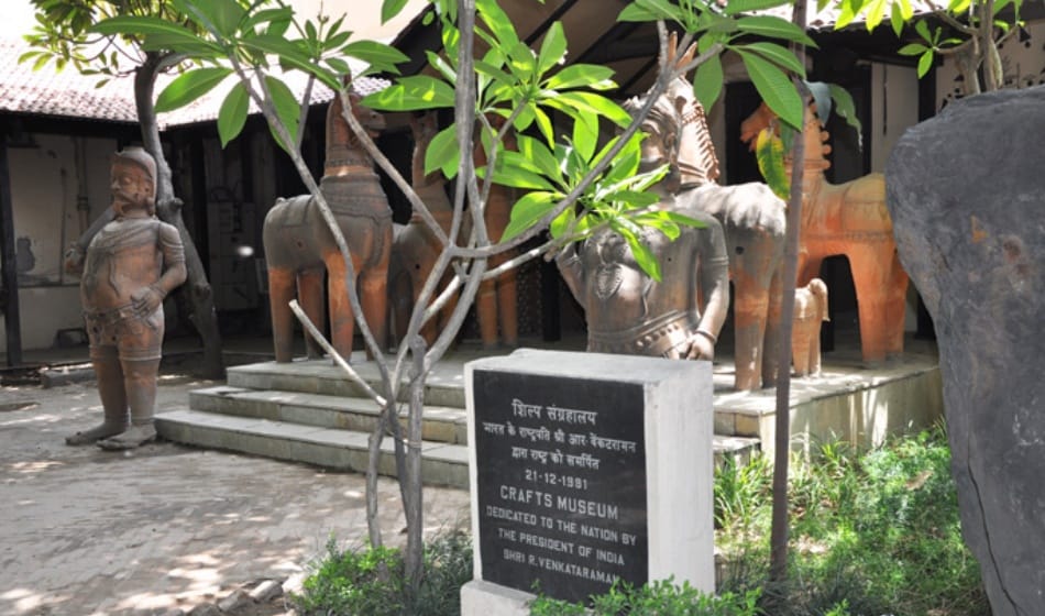 sixteen antique shawl stolen from national handicraft museum