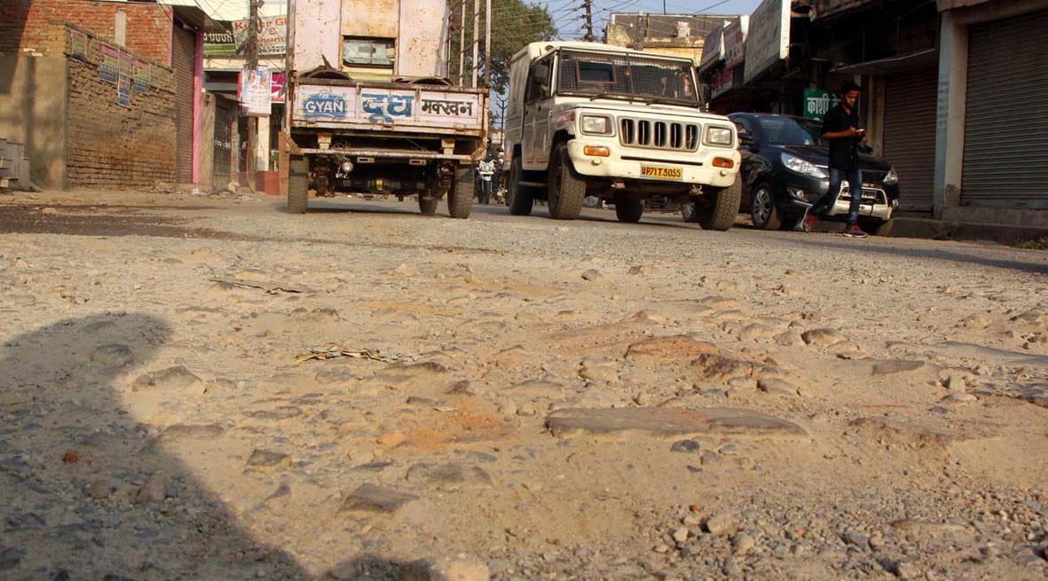varanasi roads not become good after minister nilkanth tiwari order