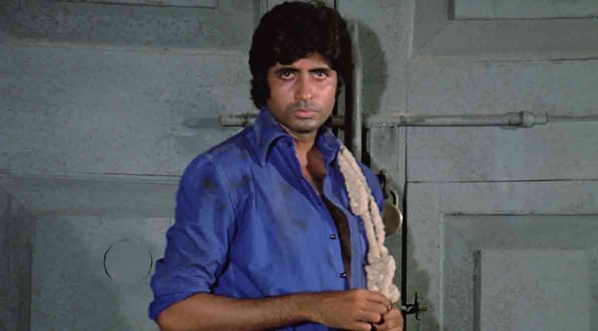 fans give deewaar as 75 birthday gift to amitabh bachchan