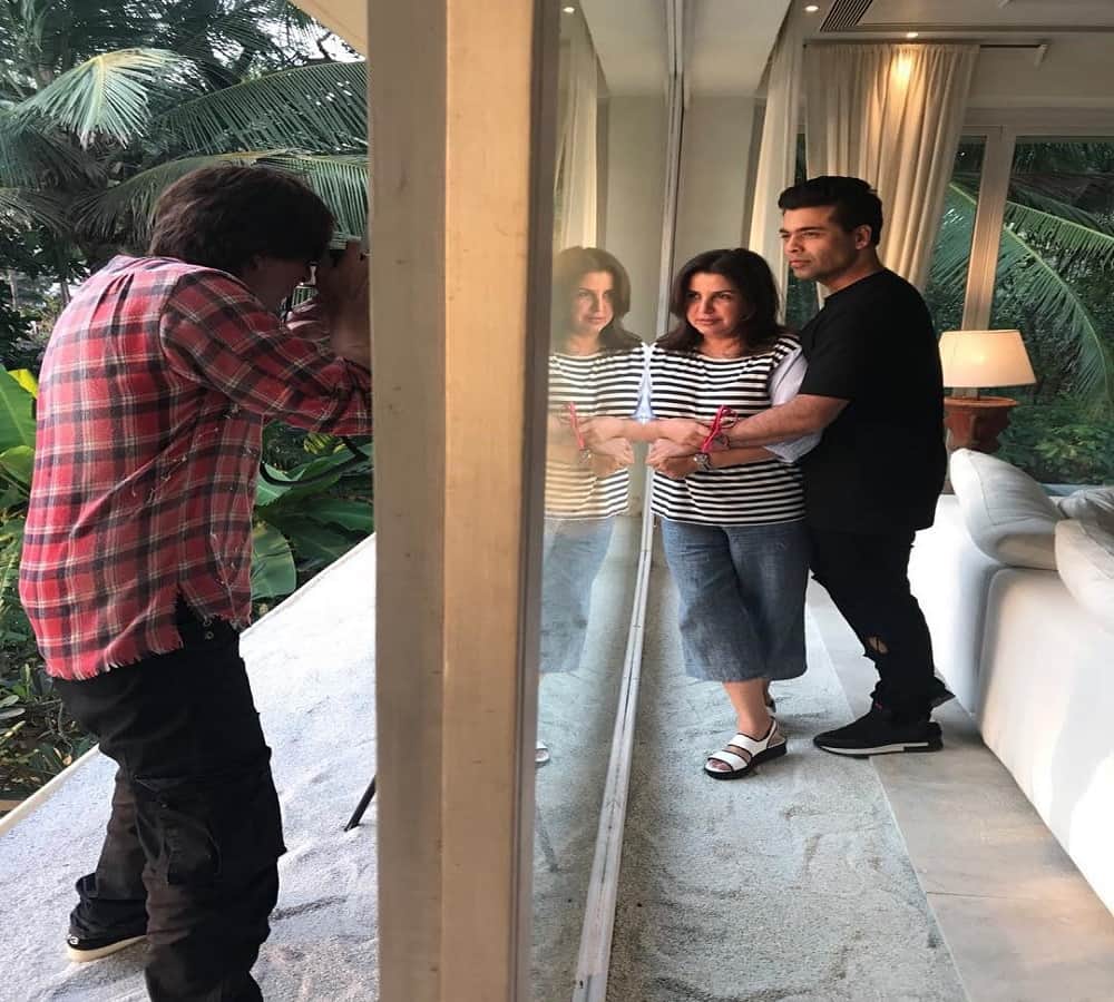 shahrukh became photographer before his 52 birthday in alibaug bunglow